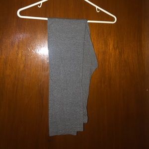 gray leggings